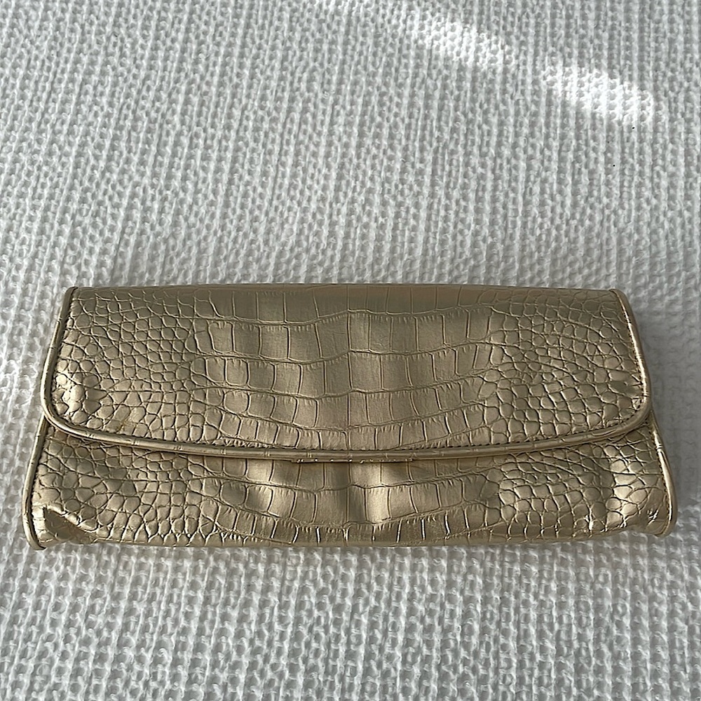 Gold clutch